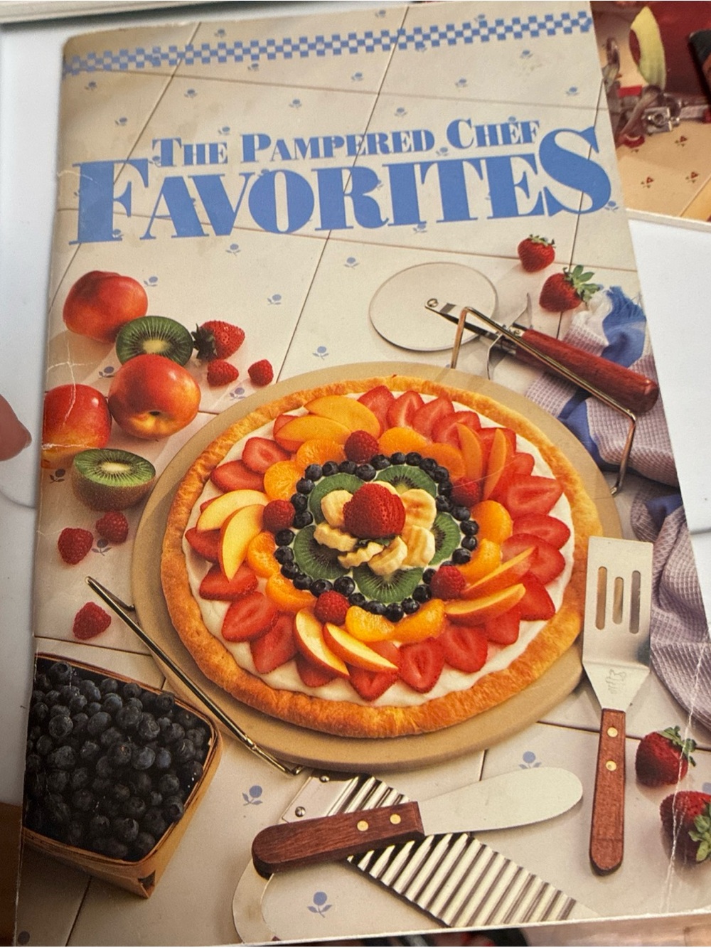 Pampered Chef Cookbooks Recipes Heart of Home Favorites, Soups Stews Chilis - Picture 6 of 15